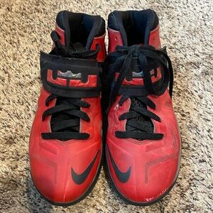 Red Nike Basketball Shoes 6Y